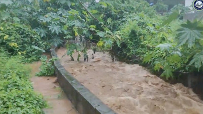 Hindistan'da şiddetli yağışlar nedeniyle 30 kişi hayatını kaybetti