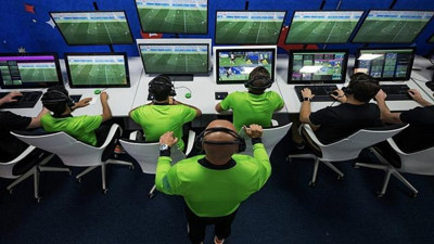 VAR ile futbolda adalet arayışı! Teknoloji sahada neleri değiştirdi?