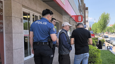 Telefon dolandırıcılarının planını polis bozdu