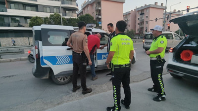 Ayakta zor duran alkollü şahıs araçta yakalandı!