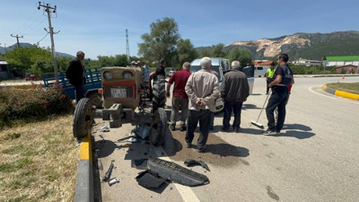 Isparta'da traktör ile otomobil çarpıştı