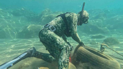 Deniz dibi temizliği devam ediyor