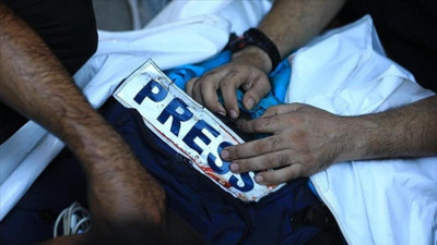 İsrail Gazze’deki hastaneye saldırdı: 3 gazeteci öldü