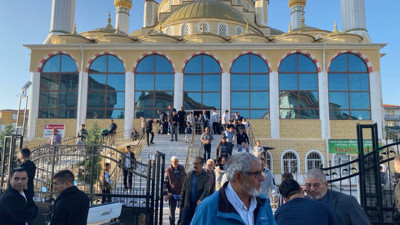 Konya'da camiler dolup taştı!