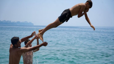 Bayramda plajlar doldu