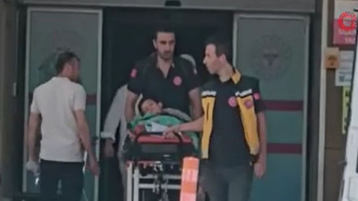 Çocuğun sırtına kurban bıçağı saplandı