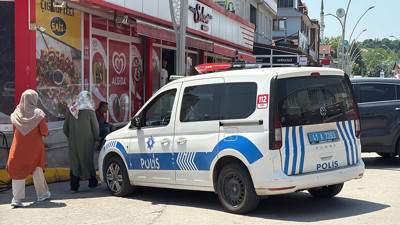 Markette korku dolu anlar! Kıyma yerine parmaklarını doğradı