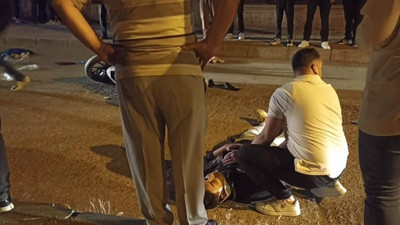 2 motosiklet kafa kafaya çarpıştı: 3 yaralı