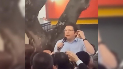 Cumhurbaşkanı adayı mitingde vuruldu