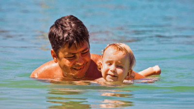 Bebekler hangi aylardan sonra denize girebilir? Uzmanlar tek tek anlattı