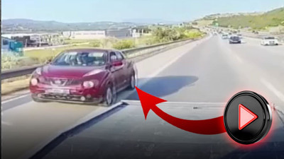 Trafiği birbirine katıp canını hiçe saydı! İşte yürekleri ağza getiren görüntü...