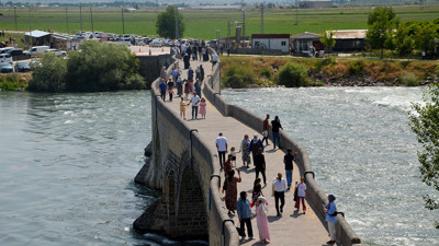 Murat Köprüsü'nde bayram yoğunluğu