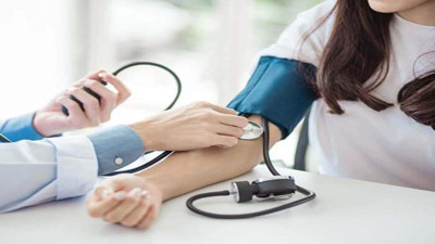 Tansiyon ölçümlerinde ayakla ilgili uzmanlardan kritik öneriler