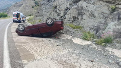 Gümüşhane’de otomobil ters döndü