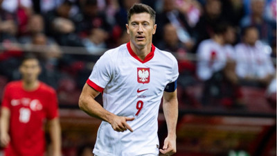 Lewandowski'nin resti istifa getirdi!