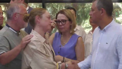 Ünlü oyuncu Ferdi Zeyrek için taziyeye gitti