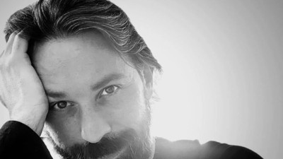 Hazal Kaya’yı yıkan haber! Oyuncu Yezdan Kayacan hayatını kaybetti