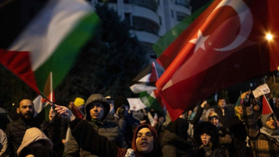 İsrail'in Gazze'ye saldırıları protesto ediliyor