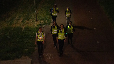 Hollanda'da binlerce kişi mültecilere destek için kilometrelerce yürüdü