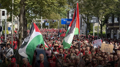 Hollanda'da 150 bin kişi, hükümetten İsrail'e "kırmızı çizgi çekmesi"ni istedi