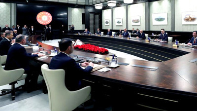 AKP'nin 2 bakanı birbirine girdi! Helef-selef durumu ayyuka çıktı. Kulis yazarı bombayı patlattı...