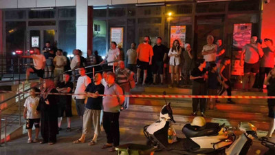 Ağaçta çıkan yangın binaya sıçradı!