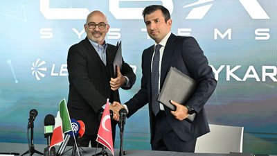 Bayraktar İsrail'e silah satan şirket ile el sıkıştı!