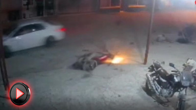 Trafikte korku dolu anlar! 4 kişi savruldu