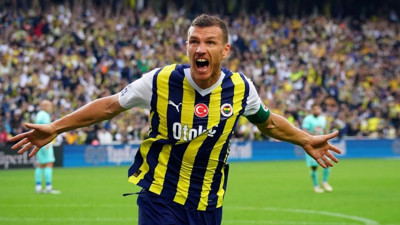 Edin Dzeko yolda! İmzayı atacak