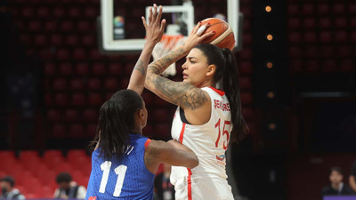 Potanın Perileri, Fransa'yı salladı, yıkamadı