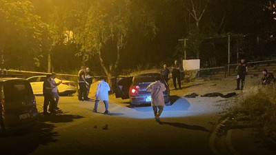 Uzun namlulu silahla tekel bayisi kurşunlayıp kaçtılar