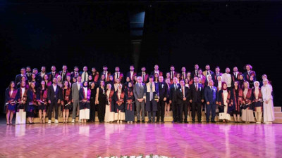 Diş Hekimliği Fakültesi'nde mezuniyet töreni gerçekleştirildi