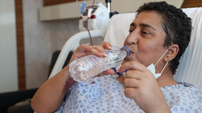 Böbrek yetmezliği hastalarının su tüketmesiyle ilgili uzmanlardan ezber bozan açıklamalar