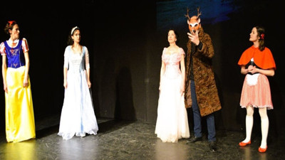 Tiyatrolarda hikayeler konuşuyor! Perde açılıyor sahne ele geçiriliyor