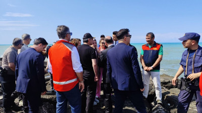 Serinlemek için girdikleri deniz baba ve oğluna mezar oldu!