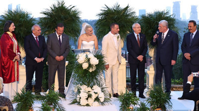 Siyaset dünyasını buluşturan görkemli düğün!