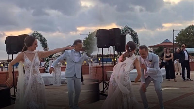 Ece Dizdar ile Serdar Orçin evlendi! Ünlü çift Erik Dalıyla ortalığı yıktı geçti