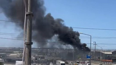 Kara dumanlar gökyüzünü kapladı