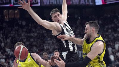 Beşiktaş evinde Kartal! Fenerbahçe'de ilk yara farklı açıldı