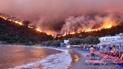Türklerin akın akın gittiği ada yanıyor
