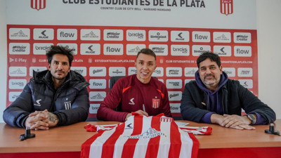 Muslera, Estudiantes ile imzaladı