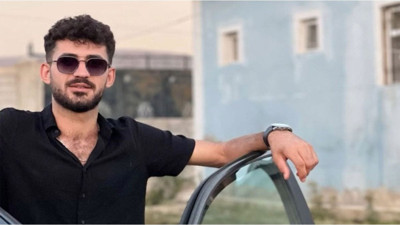 Otomobil ile çarpışan motosikletli can verdi