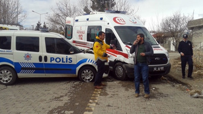 Alkol masası kan gölüne döndü! Boğazından kesti, olay yerinden kaçtı