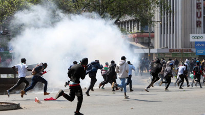 Kenya'da sokaklar karıştı: 56 yaralı