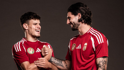 Liverpool transfere doymuyor: Macar sol bek imzayı attı