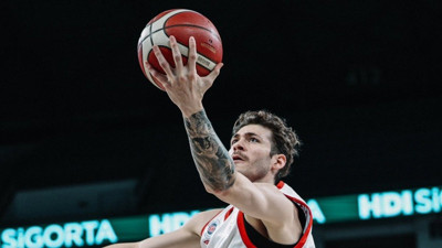 Anadolu Efes'in ilk transferi belli oldu: Eski Fenerbahçeliyi kadroya kattılar