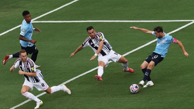 İlkay Gündoğan, Kenan Yıldız'ı ezdi geçti