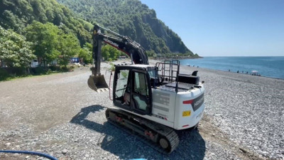 Artvin'in kıyıları kaçak yapılardan temizleniyor