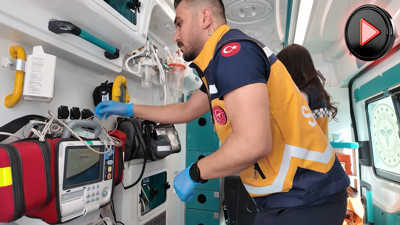 Sağlık ekipleri zamanla yarıştı! Yolda gelen ikiz mucize