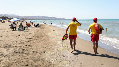 Sahillerin kahramanları! Onlarca kişinin hayatını kurtardılar